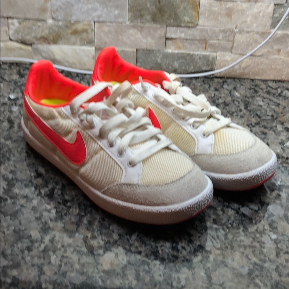 Women’s Nike size 6.5